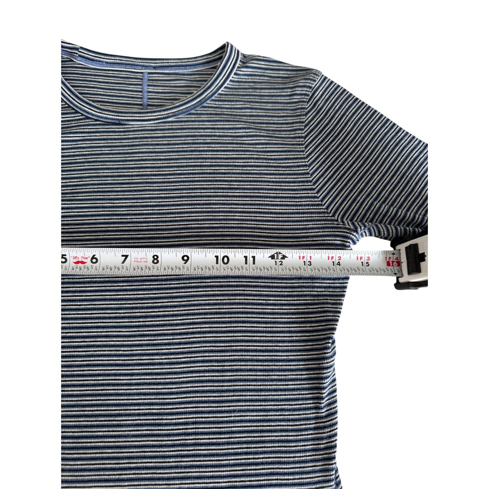 Lululemon Swiftly Tech Long Sleeve Crew Top Blue White Striped Women's 4/Small - Picture 3 of 5